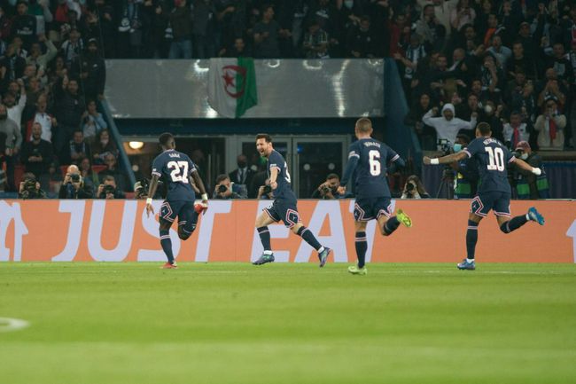 最终罗马主场2-0击败那不勒斯。